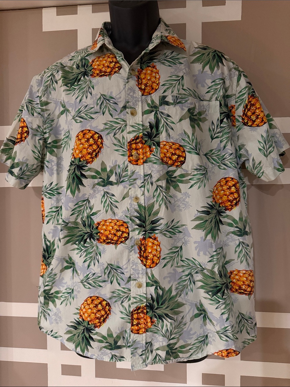 Victory Sportswear Hawaiian Pineapple Print Button-Down Shirt, EXC CONDITION L